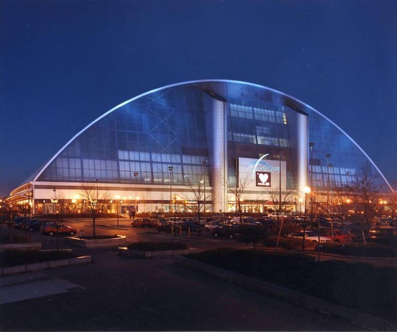 The Diamond Suite at MK City Centre Milton Keynes Exterior photo