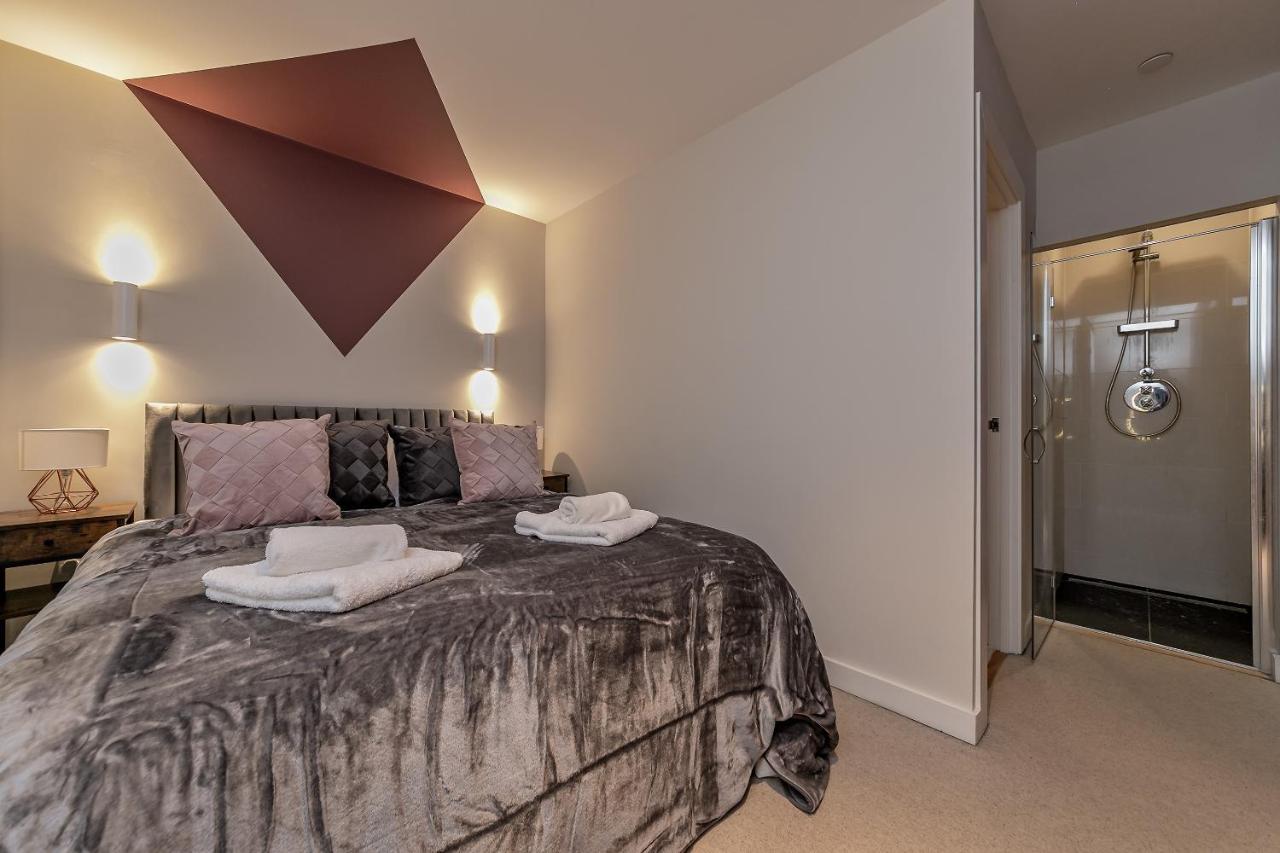 The Diamond Suite at MK City Centre Milton Keynes Exterior photo