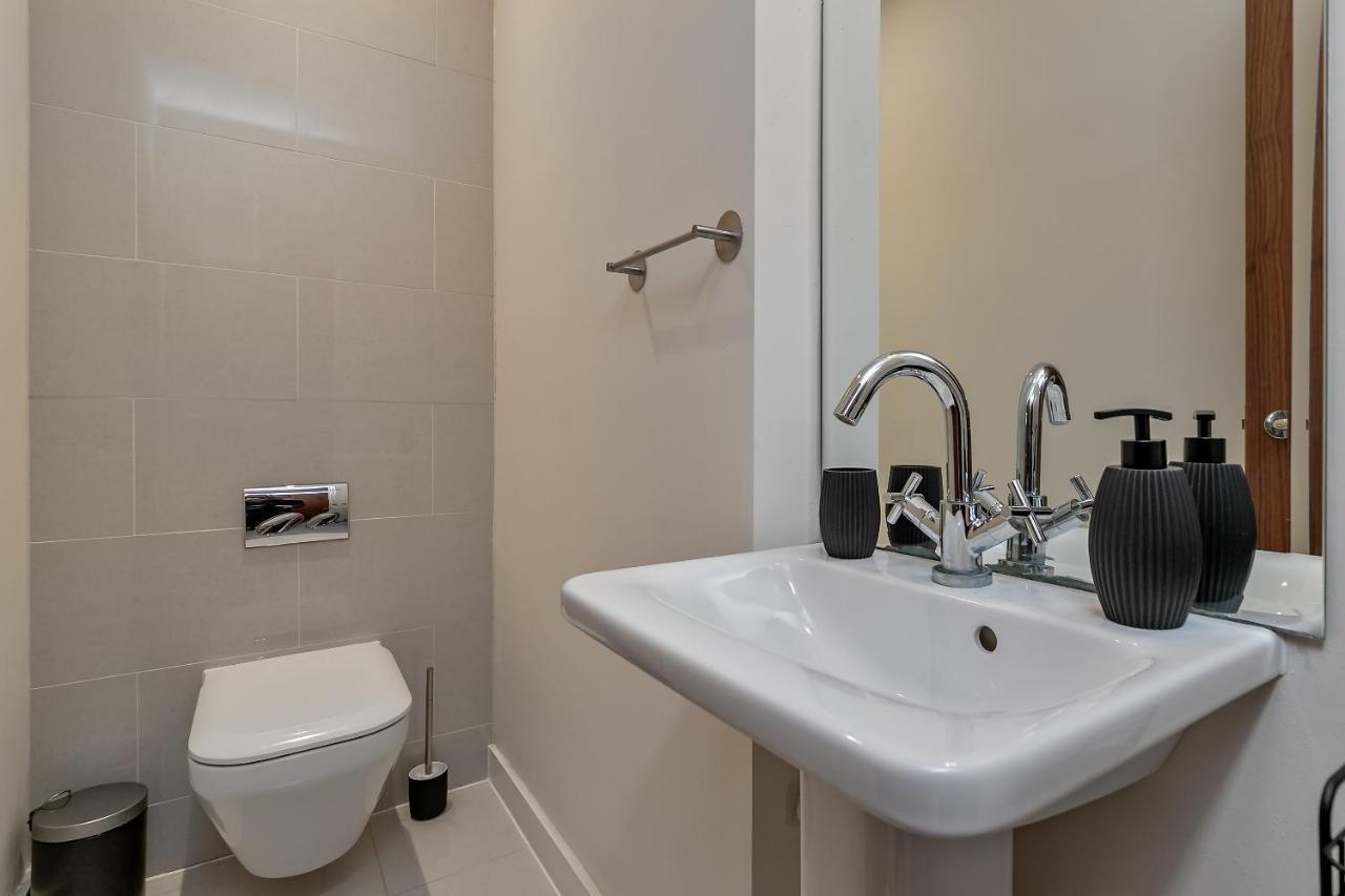 The Diamond Suite at MK City Centre Milton Keynes Exterior photo