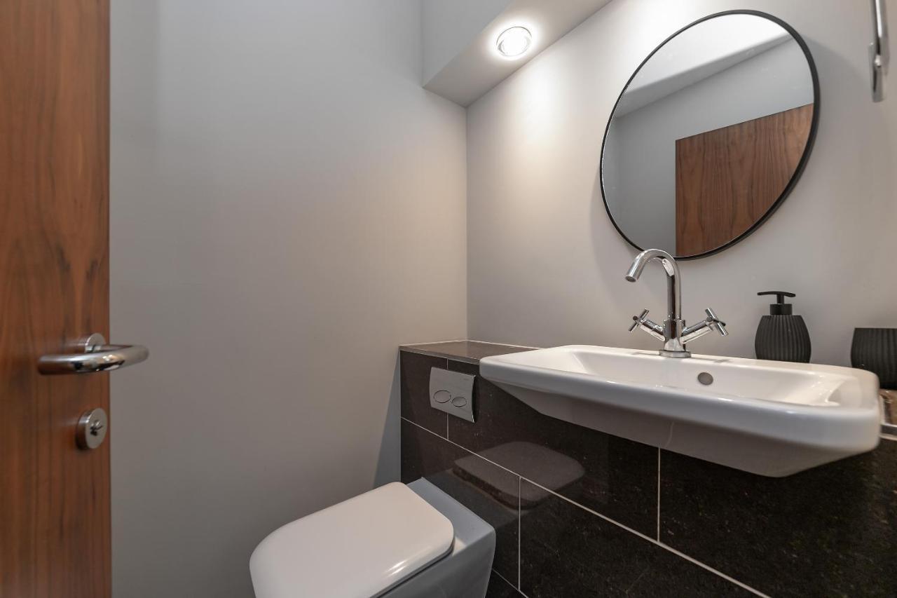 The Diamond Suite at MK City Centre Milton Keynes Exterior photo