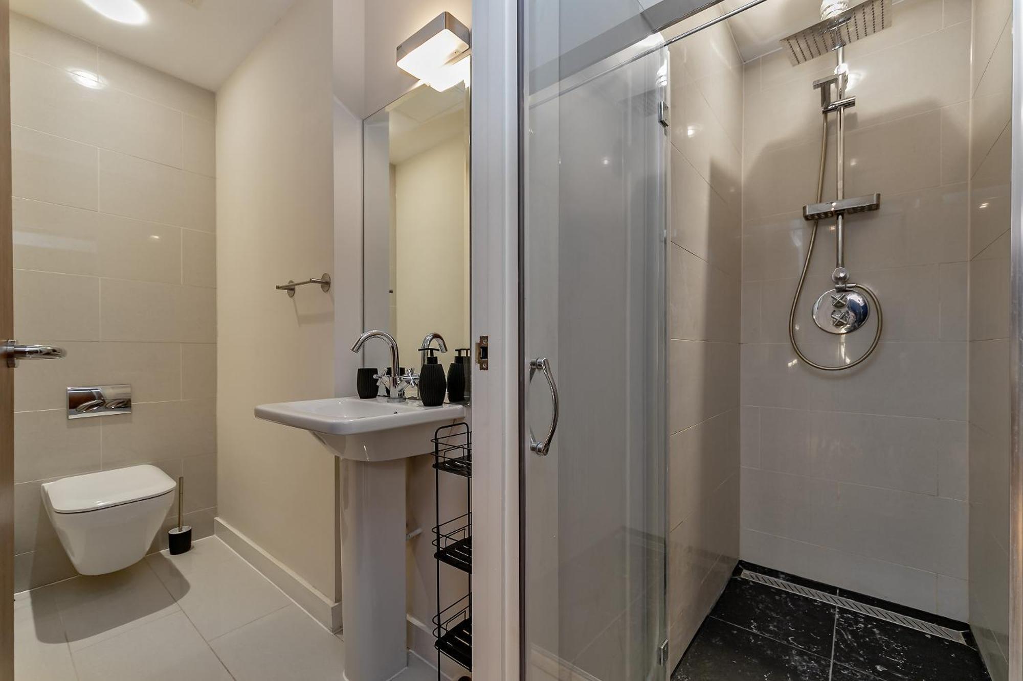The Diamond Suite at MK City Centre Milton Keynes Exterior photo